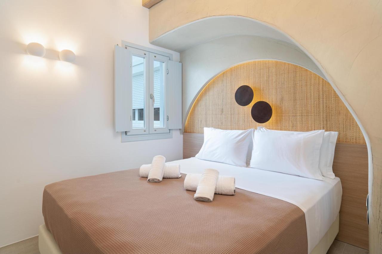 Airth Santorini Suites Firostefani Exteriör bild